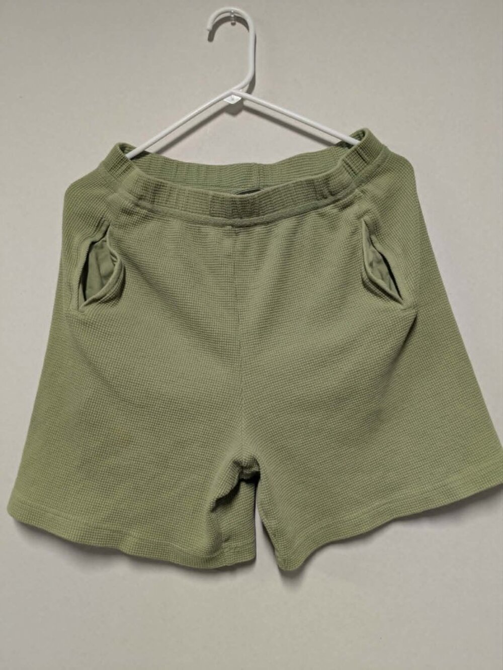 Eddie Bauer Sage Green Waffle Knit Cotton Shorts Size Medium Tal